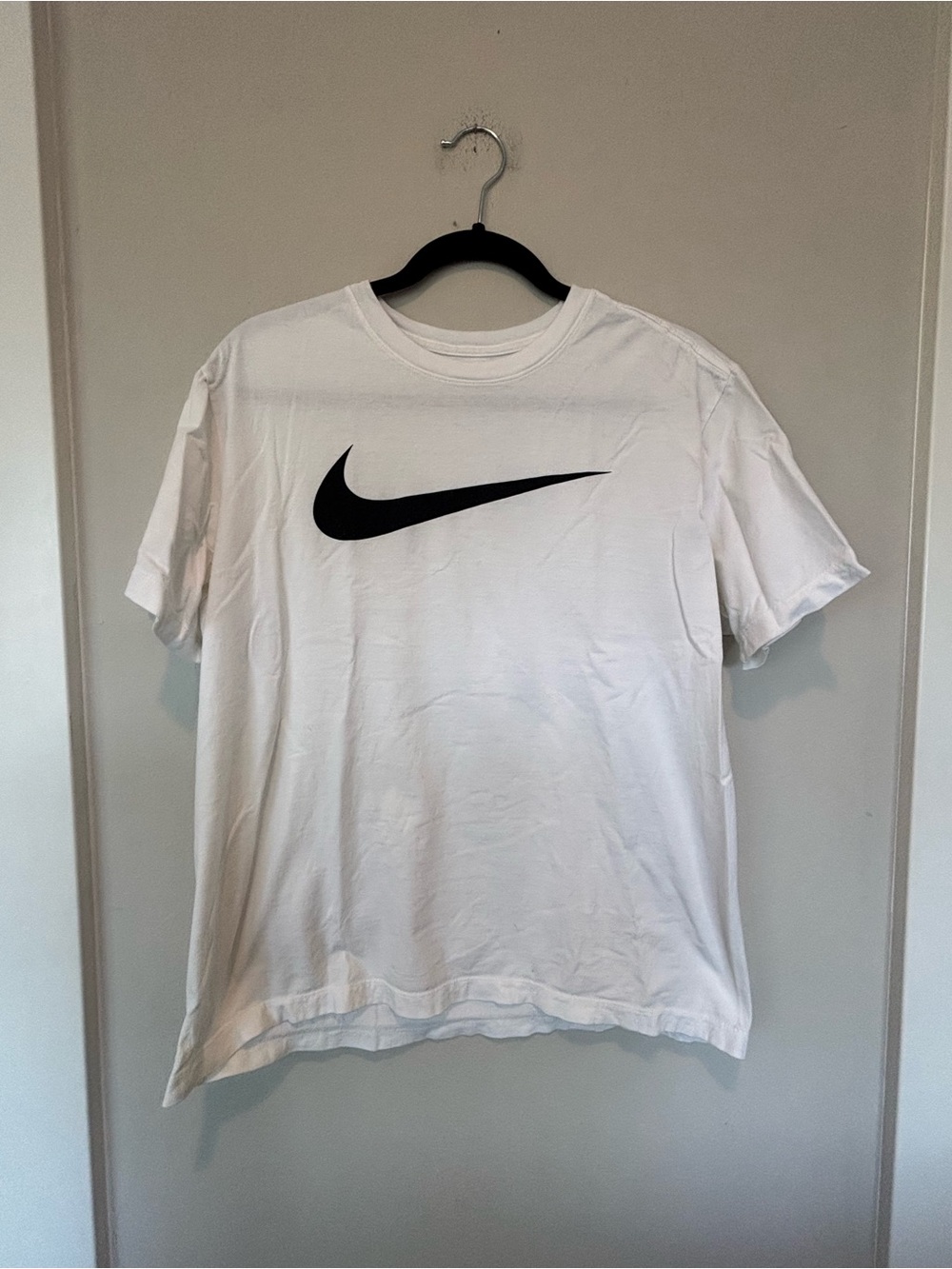 Nike Short Sleeve Graphic Tees in Red, White, Black - (4 Mediums) - Picture 2 of 16